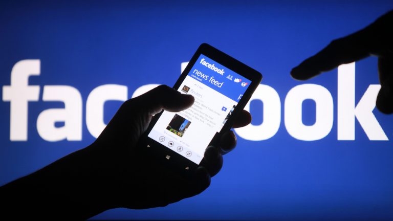 फेसबुक, 'रेड एनवेलप', 'ब्रेकिंग न्यूज', ऑनलाइन
