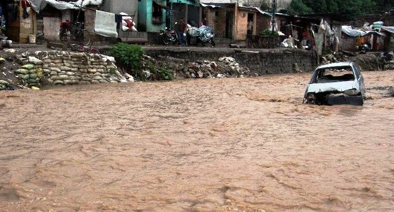 Photo of उत्तराखंड के कई हिस्सों में भारी बारिश, सड़कें तालाब में तब्दील