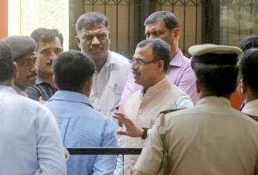 Photo of गौरी लंकेश के हत्यारों की तलाश के लिए कर्नाटक एसआईटी ने लोगों से मदद मांगी
