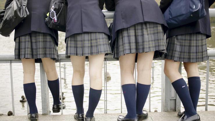 Photo of इस देश में लिंगभेद रोकने को स्कर्ट पहनने पर लगी पाबंदी