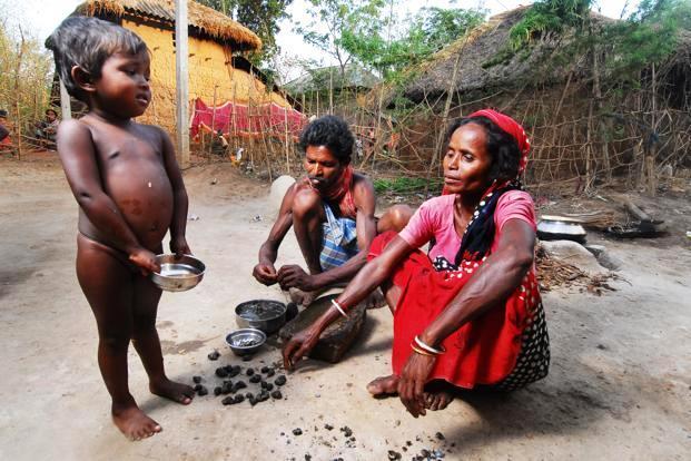 Photo of बच्ची के भूख से मरने के बाद जागी झारखंड सरकार, आधार को पीडीएस से लिंक कराने का आदेश रद्द