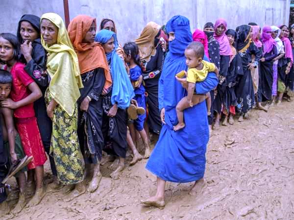Photo of बांग्‍लादेश में रोहिंग्‍या शरणार्थियों  की आबादी कंट्रोल करने में कंडोम फेल, अब नसबंदी की योजना