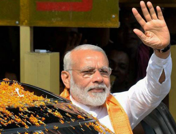 Photo of PM बनने के बाद आज पहली बार वडनगर पहुंचे मोदी, रोड शो के दौरान उमड़ी भीड़