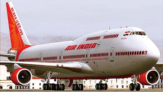Photo of पायलट की छेड़खानी से तंग आकर एयर इंडिया की होस्‍टेस ने छोड़ी नौकरी