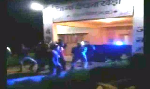 Photo of थाने में डीजे पार्टी कराने पर 4 पुलिसकर्मी सस्‍पेंड, वीडियो वायरल