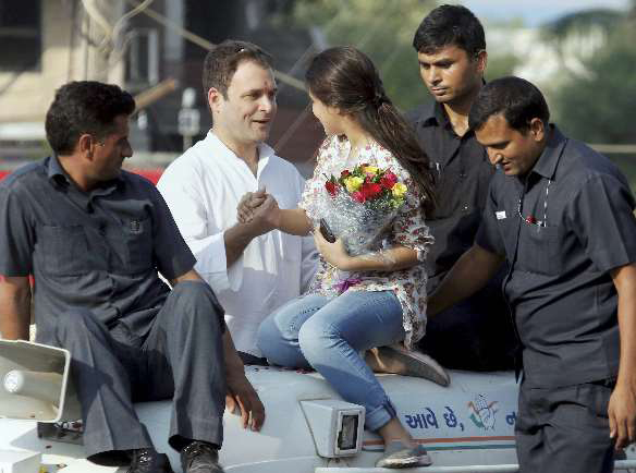 Photo of जब युवती ने रुकवाया राहुल गांधी का काफिला, RG को पूरी करनी पड़ी जिद