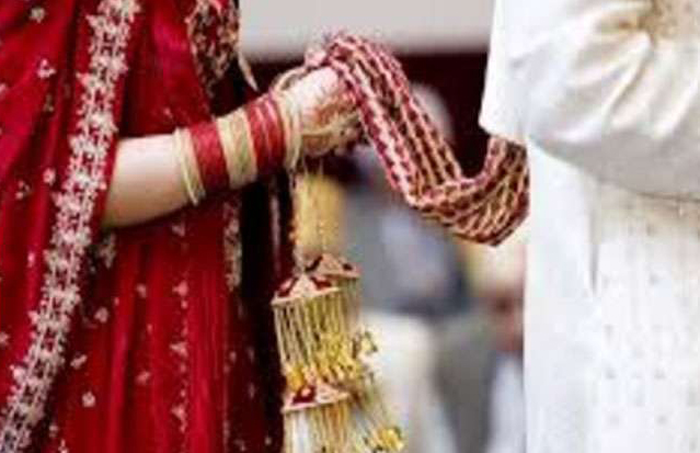 Photo of 03 फुट का लड़का और 03 फुट की लड़की बन गए दूल्हा दुल्हन, देखिए अनोखी शादी