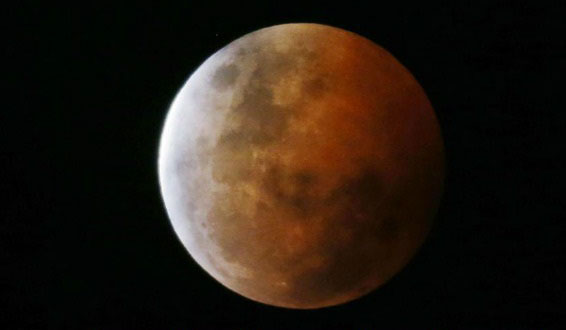 Photo of माह के अंतिम दिन साल का पहला चंद्र ग्रहण, इन बातों का रखें खास ध्‍यान