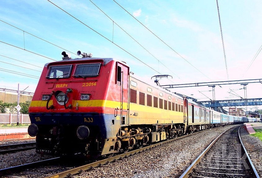 Photo of ट्रेनों की लगातार लेटलतीफी से चेयरमैन खफा, टाइमिंग को पटरी पर लाने को अफसरों को कसा