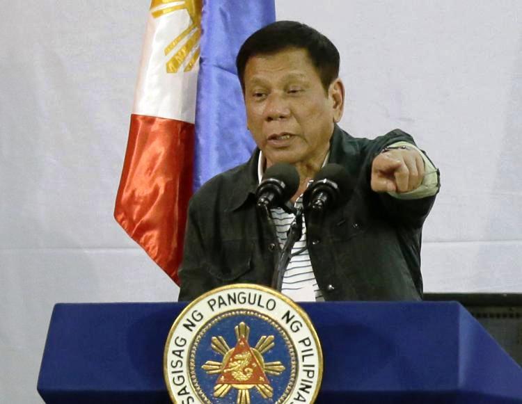 Photo of फिलीपींस के राष्ट्रपति का फरमान, महिलाओं के वजाइना में गोली मार दो