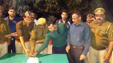 Photo of सहारनपुर एसएसपी की अनोखी पहल,थानों में पुलिसकर्मियों ने केक काटकर मनाया बर्थडे