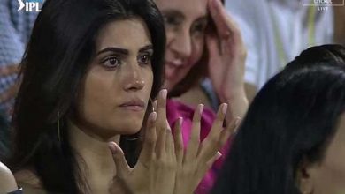 Photo of आईपीएल मैचों में इस खूबसूरत लड़की से नहीं हट रही ‘तीसरी आंख’, जानें कौन है ये मिस्‍ट्री गर्ल