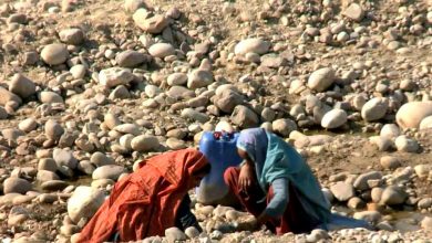 Photo of गांंव में पानी की किल्लत को खत्म कराने के लिए महिलाओं ने घेरी तहसील
