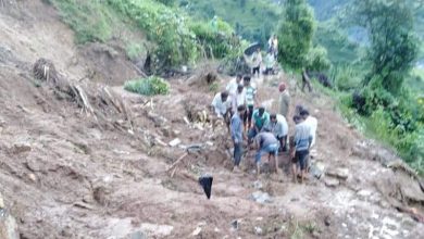 Photo of अभी-अभी : टिहरी जिले के कोट गांव में भूस्खलन से तीन की मौत, बचाव कार्य जारी