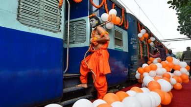 Photo of जय श्री राम का नाम लेकर दौड़ी श्री रामायण एक्सप्रेस, 16 दिनों में पहुंचेगी रामेश्वरम, देखें तस्वीरें