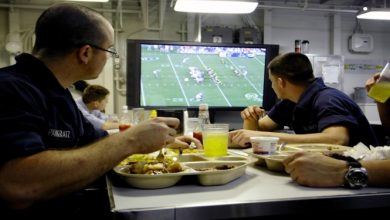 Photo of सावधान : खाना खाते समय टीवी देखना पड़ सकता है महंगा, उड़ सकती है रातों की नींद