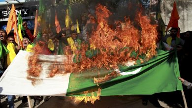 Photo of Pulwama Attack :  पाकिस्तानी झंडा जलाएंगे … इन जनाब से तुरंत मिलिए