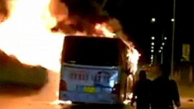 Photo of ज़िंदा जल गए 26 लोग : सड़क पर चल रही थी यात्रियों से भरी बस, अचानक लगी भयंकर आग