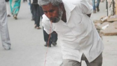 Photo of अब देख के पीक मारिएगा साहब : भारत में पहली बार सड़क पर पान थूकने पर लगा जुर्माना