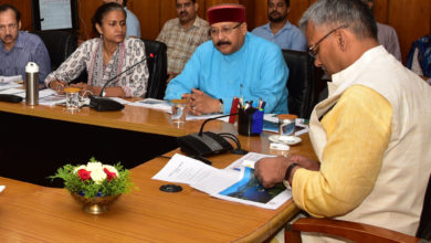 Photo of मुख्यमंत्री त्रिवेंद्र सिंह रावत ने सचिवालय में की समीक्षा बैठक, सिंचाई एवं पर्यटन विभाग रहे मौजूद