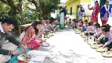 Photo of VIDEO : प्राथमिक विद्यालय देवर खंडोरा के बच्चों का मिड डे मील खा गईं डीएम साहिबा