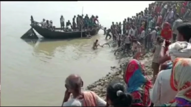 Photo of बिहार: भागलपुर में 100 यात्रियों से भरी नाव गंगा में पलटी, 5 की मौत, बाकी की तलाश जारी