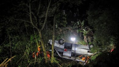 Photo of इंडोनेशिया में दर्दनाक हादसा, बस के खाई में गिरने से 26 की मौत
