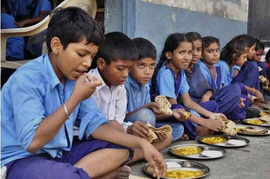 भारत सरकार ने मिड डे मील का नाम बदलकर रखा पोषण योजना, कई बदलावों के लिए दी मंज़ूरी