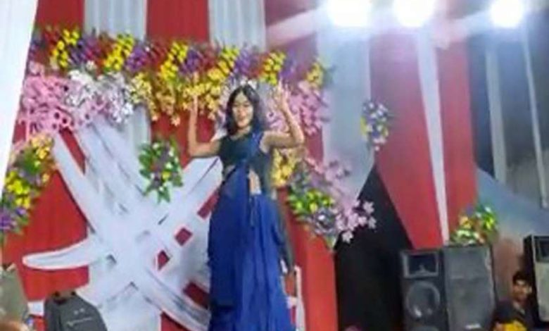 आजमगढ़ में रामलीला के मंचन के दौरान फैलाई गई अश्लीलता, वीडियो वायरल