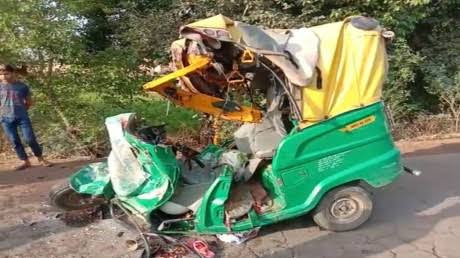 असम : छठ पूजा कर लौट रहे 9 लोगों की सड़क दुर्घटना में मौत