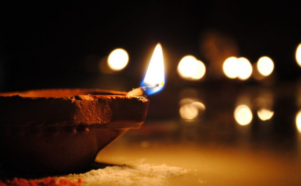 दिवाली 2021: आज देश मना रहा दीपावली का त्योहार, जानें पूजन का शुभ मुहूर्त