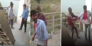 Photo of बिहार: शराबी ने रेलवे ट्रैक पर किया हंगामा, साईकिल लगाकर रोक दी ट्रेन!