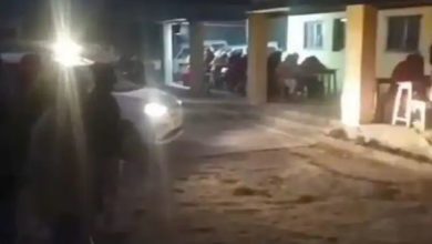 Photo of बिहार बोर्ड की खुली पोल, गाड़ी की हेडलाइट जलाकर रात आठ बजे तक ली गई इंटर की परीक्षा