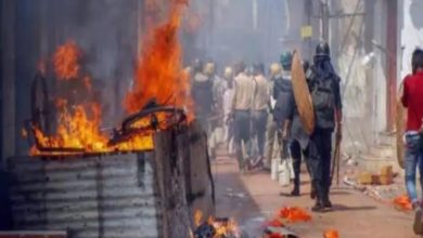 Photo of पश्चिम बंगाल : बीरभूम में भड़की हिंसा, 10-12 घरों को बंद करके लगाई आग, जिंदा जले 10 लोग