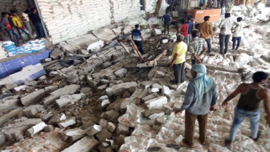 Photo of गुजरात में बड़ा हादसा, हलवद में फैक्ट्री की दीवार गिरने से 12 मजदूरों की मौत