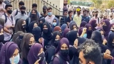 Photo of Karnataka: एक बार फिर चर्चा में Hijab विवाद, हिजाब पहनकर कॉलेज पहुंची छात्राएं तो कर दिया सस्पेंड