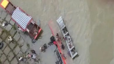 Photo of मध्य प्रदेशः नर्मदा नदी में गिरी यात्री बस,13 की मौत, 50 से ज्यादा लोग थे सवार