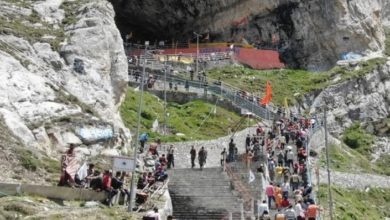 Photo of जम्मू-कश्मीर: 4,703 तीर्थयात्रियों का एक और जत्था पवित्र अमरनाथ गुफा के लिए रवाना