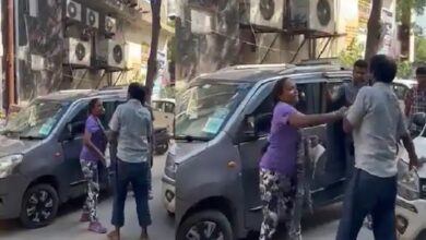 Photo of नोएडा में महिला ने ई-रिक्शा चालक को जड़े1 मिनट में 17 थप्पड़, वीडियो वायरल