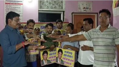 Photo of कानपुरः नशा मुक्ति केंद्र में भर्ती युवकों ने राजू श्रीवास्तव के लिए की प्रार्थना, शराब छोड़ने का लिया संकल्प