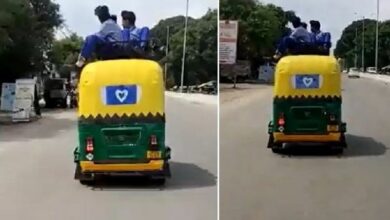 Photo of बरेलीः खतरे में डाल दी मासूमों की जान, ऑटो रिक्शा की छत पर बैठकर जाते स्कूली बच्चों का वीडियो वायरल