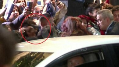 Photo of बाल-बाल बचीं अर्जेंटीना की उपराष्ट्रपति, सरेआम की गई जान से मारने की कोशिश
