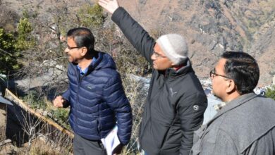 Photo of सचिव आपदा प्रबन्धन डा. रंजीत कुमार सिन्हा पहुंचे जोशीमठ, प्रभावित क्षेत्रों का किया स्थलीय निरीक्षण