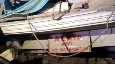 Photo of लखनऊ के हजरतगंज में अलाया अपार्टमेंट गिरा, कई लोगों के दबे होने की आशंका
