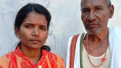 Photo of बागेश्वर धाम में इलाज़ कराने गई पत्नी हो गई लापता; 6 महीने से परेशान है परिवार