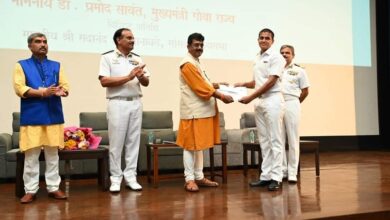 Photo of भारतीय नौसेना एवं होली ग्रुप ने आयोजित किया कवि सम्मेलन, अधिकारियों ने की सराहना 