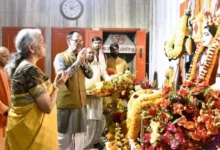 Photo of गोरखनाथ मंदिर पहुंचीं केंद्रीय वित्त मंत्री निर्मला सीतारमण, किया दर्शन-पूजन