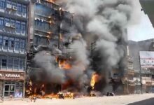Photo of बिहार: पटना जंक्शन के सामने बहुमंजिला होटल में लगी भीषण आग, 6 की मौत, कई लोग अंदर फंसे