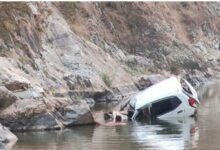 Photo of उत्तराखंड: बागेश्वर में 300 मीटर नीचे नदी में गिरी कार, चार की मौत