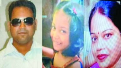 Photo of राजधानी दिल्ली में शख्स ने की पत्नी और बेटी की हत्या, खुद भी फांसी लगाकर दी जान